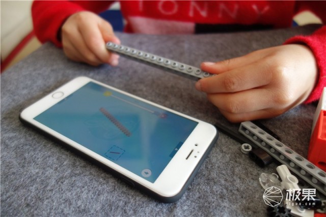 打破乐高霸主地位,拼搭游戏中培养编程思维 -