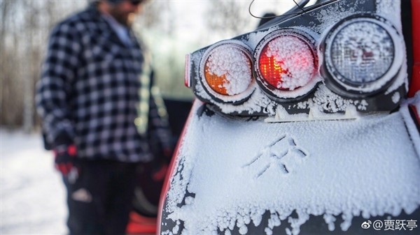 贾跃亭微博发声 为FF91疯狂“打call” 