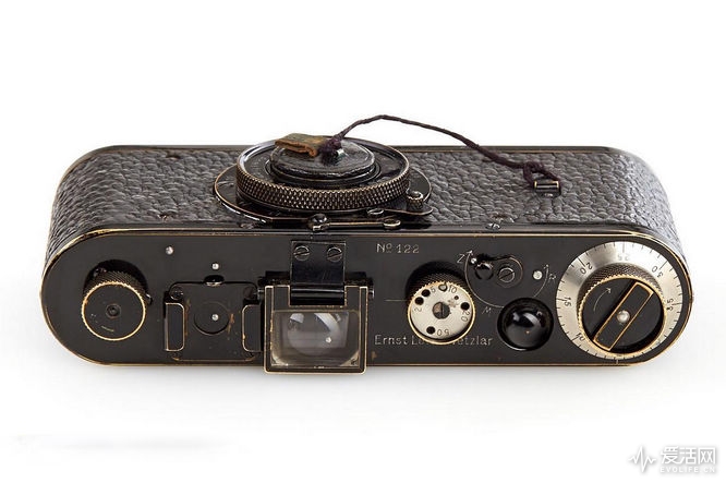 买房不如买徕卡 0系列相机拍卖出240万欧元天
