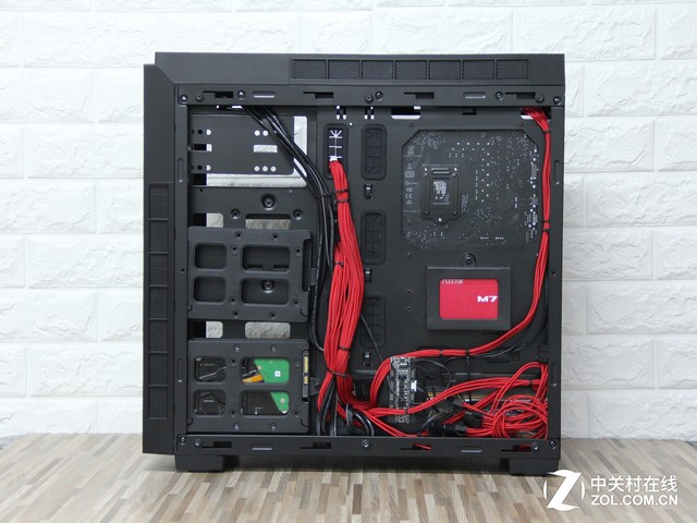 打造炫酷RGB光污染平台 这个机箱不能少 