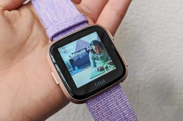 Fitbit正式发布Versa智能手表，售价199美元