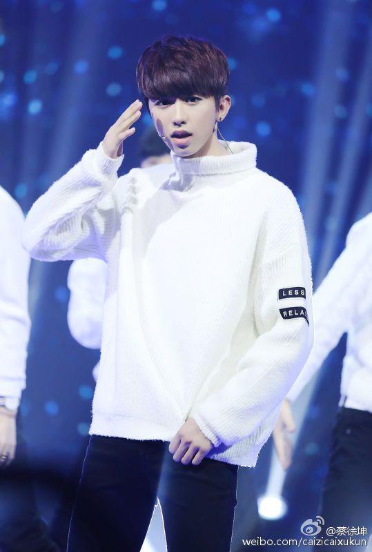 陷合同纠纷要赔偿三亿多?蔡徐坤首谈合约案