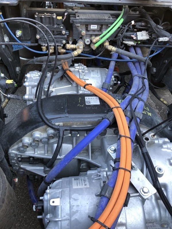 外观超级帅！特斯拉电动卡车近照曝光 