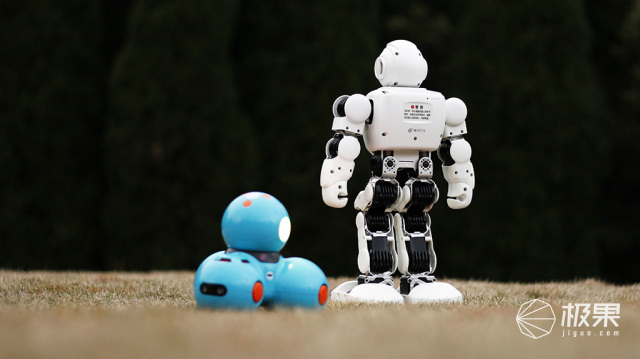 优必选 Alpha Ebot 智能教育机器人-孩子学习好帮手