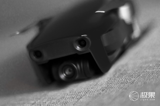 小巧便携大疆MavicAir,论实力吊打自家兄弟—大疆“御”MavicAir无人机体验|视频 小巧便携大疆MavicAir,论实力吊打自家兄弟—大疆“御”MavicAir无人机体验|视频