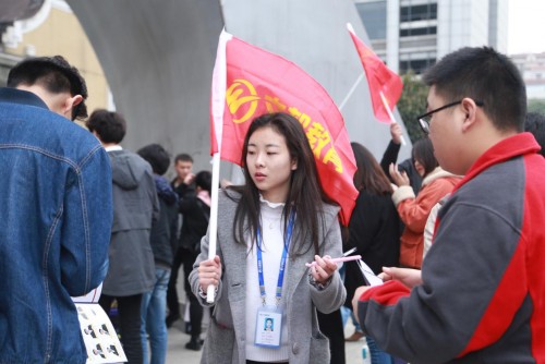 2019年全国总人口数_岛内人口死亡交叉来临2019年起出生数恐不及死亡数(2)