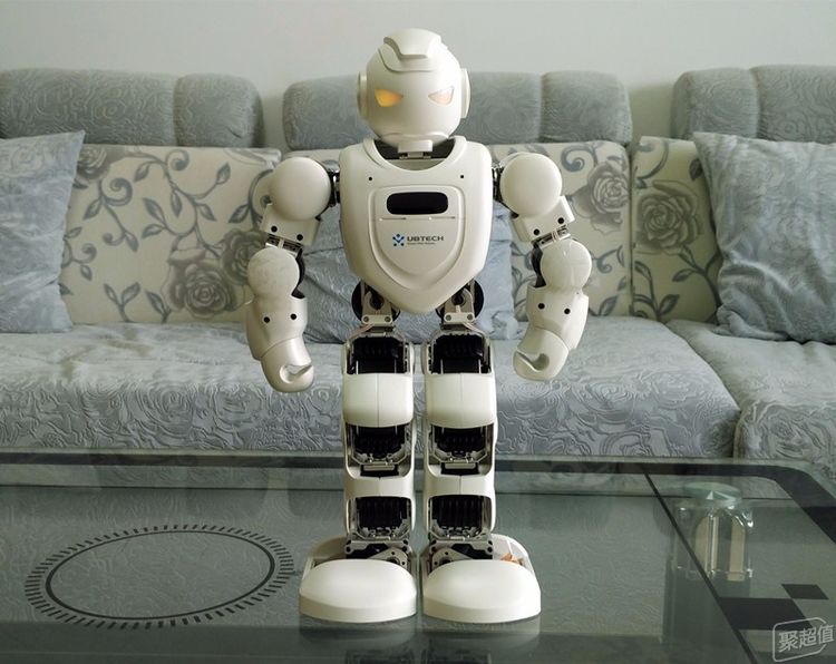 能说、会唱还能炫舞的Alpha Ebot习惯养成机器人