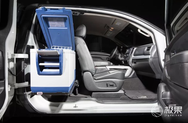 日产推有烤肉功能的皮卡休旅车,除了美食更有豪华内饰 日产推有烤肉功能的皮卡休旅车,除了美食更有豪华内饰