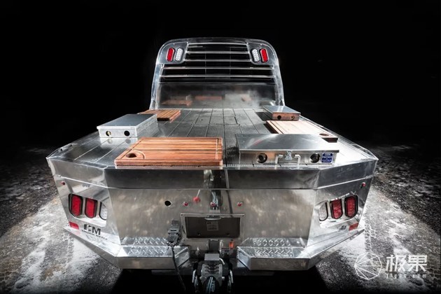 日产推有烤肉功能的皮卡休旅车,除了美食更有豪华内饰 日产推有烤肉功能的皮卡休旅车,除了美食更有豪华内饰