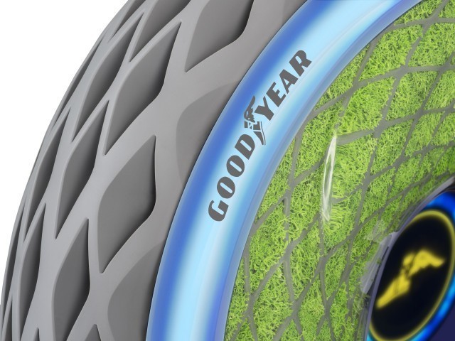 这个轮胎不一样：种满绿植制氧还集成AI