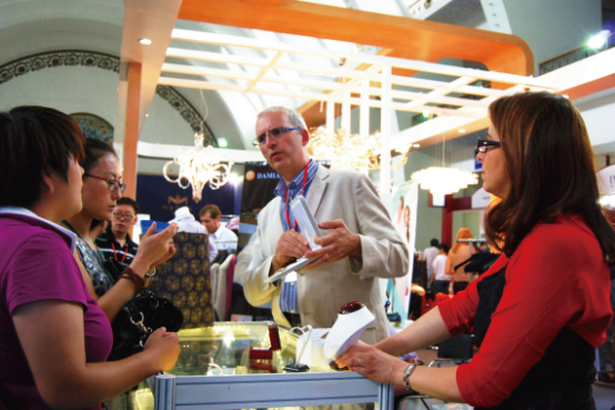 轻奢品替代高端奢侈品成新宠?7月北京高端品