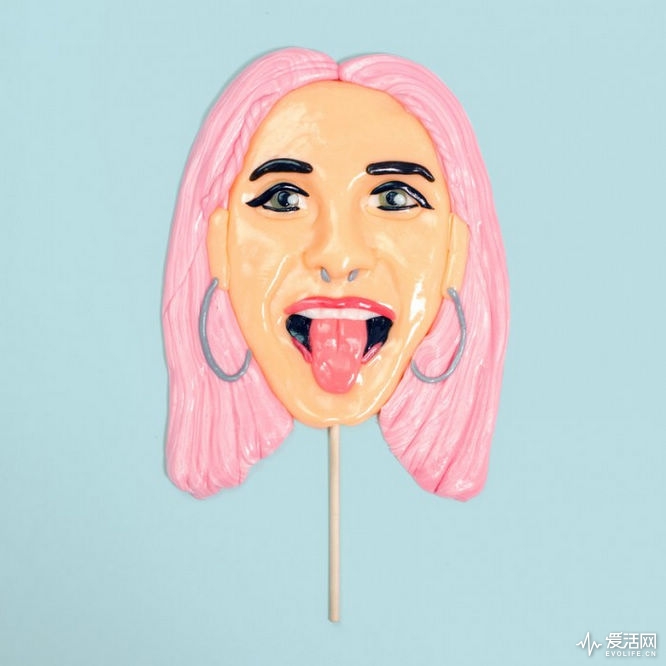 来一个爱豆脸蛋大小的棒棒糖 你下得了口吗?