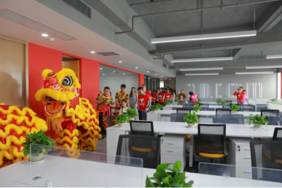 京东灯聚超市总部办公室落成