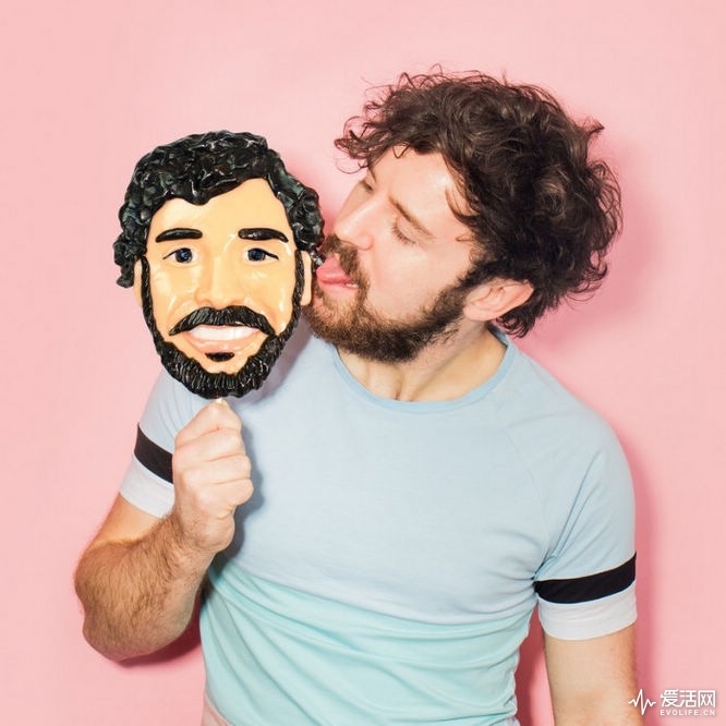 来一个爱豆脸蛋大小的棒棒糖 你下得了口吗?