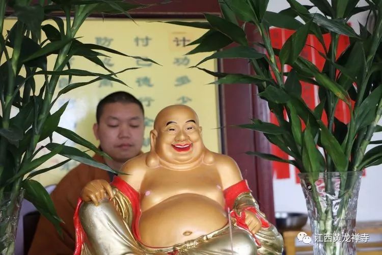 到寺院做义工的功德福报*黄龙寺禅七斋堂图集