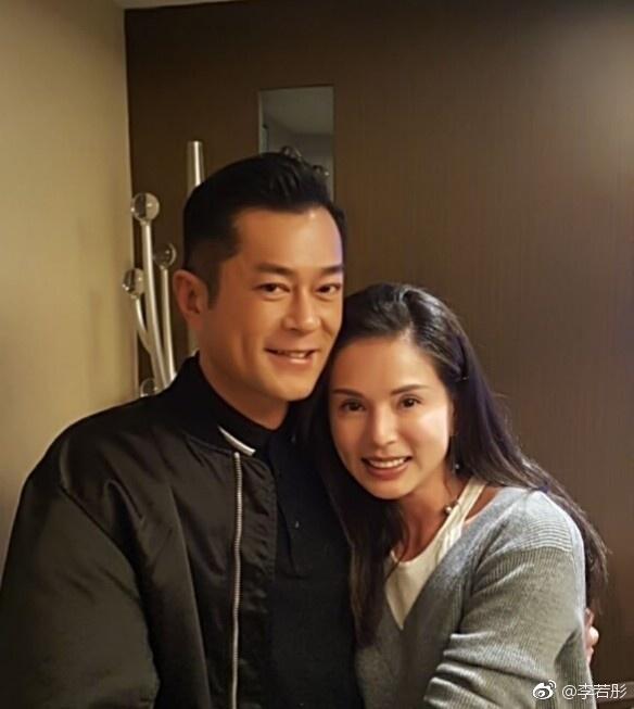 姑姑和过儿同框啦!李若彤晚餐偶遇古天乐,合影