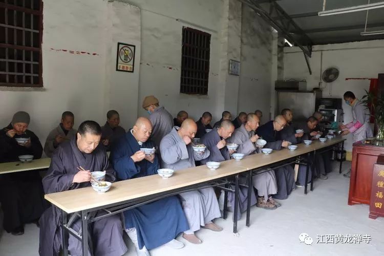 到寺院做义工的功德福报*黄龙寺禅七斋堂图集