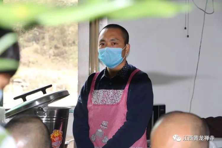 到寺院做义工的功德福报*黄龙寺禅七斋堂图集