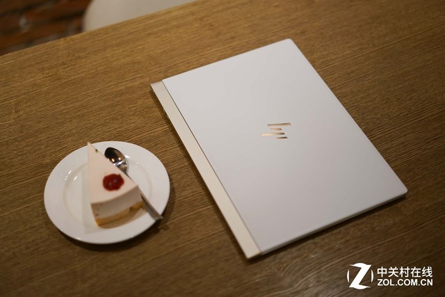 优雅白色精灵 惠普Spectre 13新款首测 