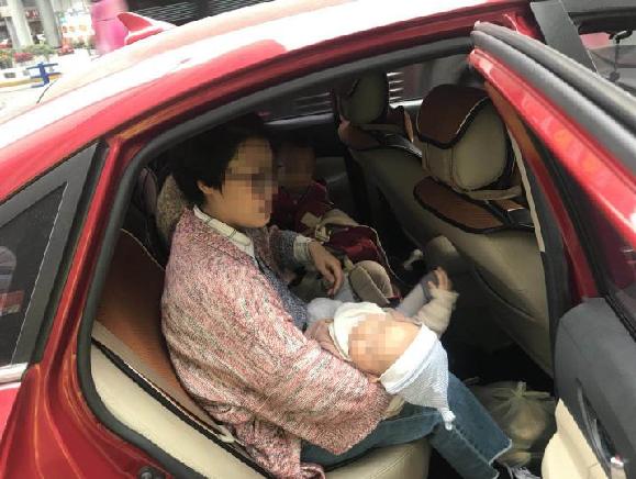 私家车超载被查 家长辩称婴儿不算超员
