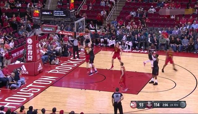 时隔3月再见中国球星 周琦末节登场炸裂补篮