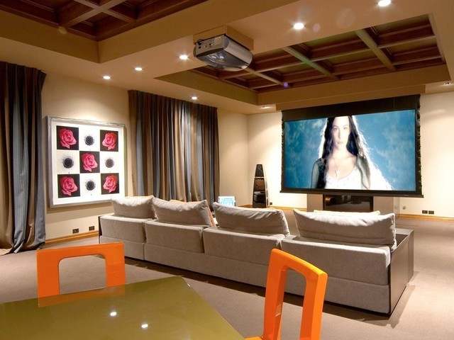 在家也能环太平洋 百吋大屏让激情重燃