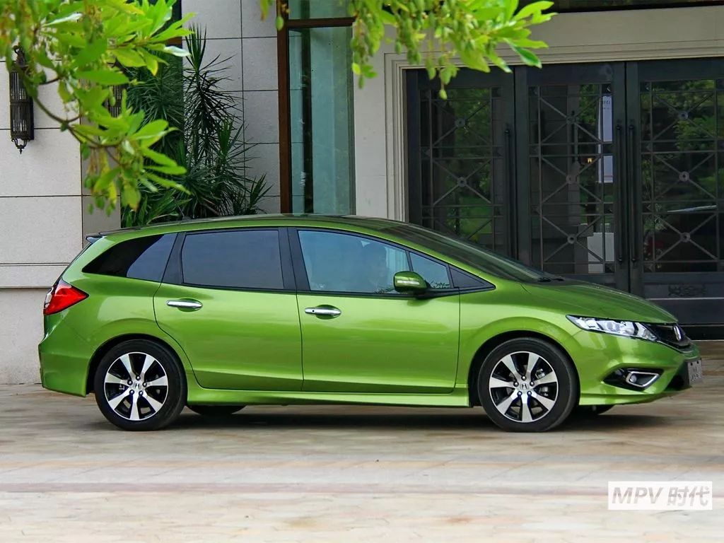 比轿车能装比SUV省油,20万内合资旅行车就选