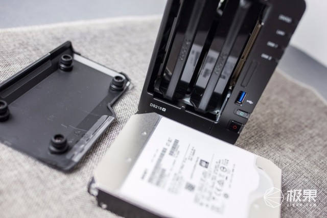 有了这款硬盘,我搭建的私有云速度可以上天——HGST10TBNAS评测 有了这款硬盘,我搭建的私有云速度可以上天——HGST10TBNAS评测