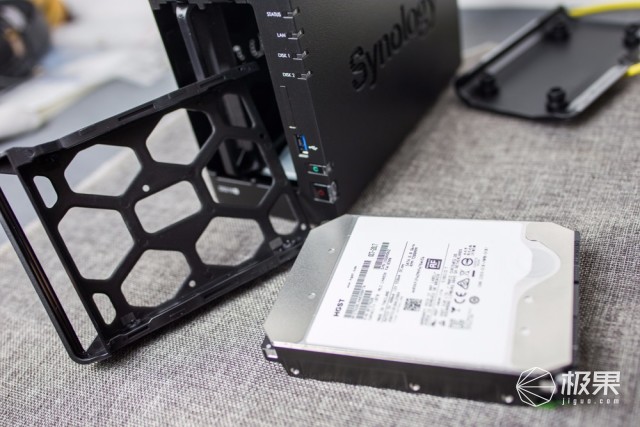 有了这款硬盘,我搭建的私有云速度可以上天——HGST10TBNAS评测 有了这款硬盘,我搭建的私有云速度可以上天——HGST10TBNAS评测