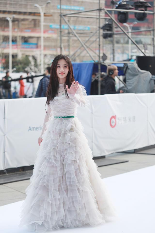 SNH48携姐弟团亮相东方风云榜音乐盛典，超高颜值引人瞩目