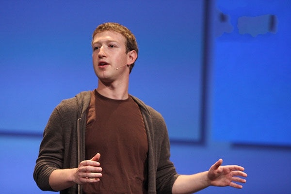 在Facebook隐私泄露事件之后，扎克伯格登报道歉