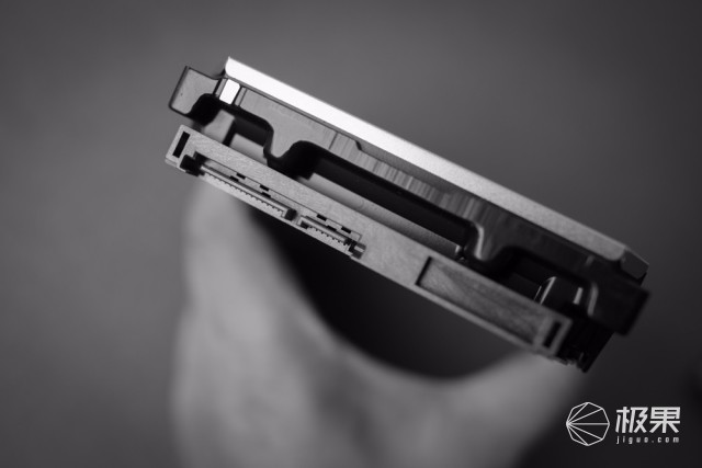 有了这款硬盘,我搭建的私有云速度可以上天——HGST10TBNAS评测 有了这款硬盘,我搭建的私有云速度可以上天——HGST10TBNAS评测