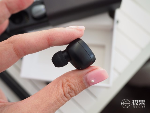 这一对耳机让你英语轻松过专八!带上它环游世