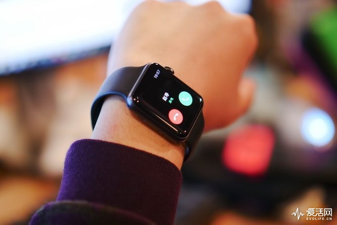 Apple Watch 4屏幕要大15%？这让细手腕的女生如何是好