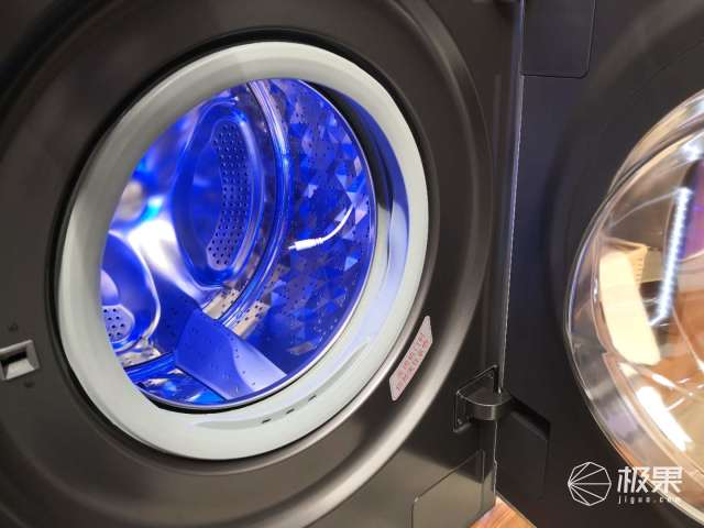 行业首创一体化机门设计，松下洗衣机新品国美首发