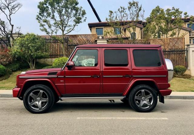 福建车友花186万买辆酒红色奔驰G500,坦言买