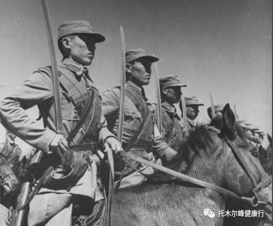 1945年,国民党军和民族军在新疆的惊险之战
