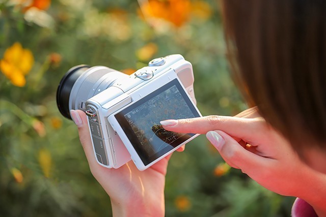 好看好用还不贵 女生买微单选它准没错 