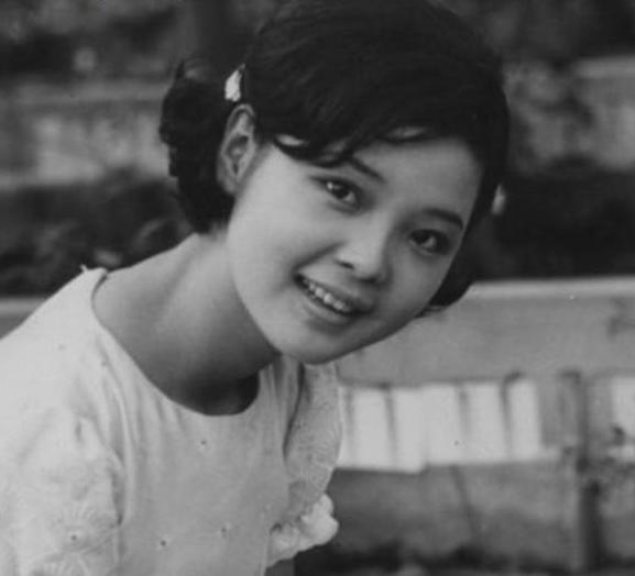 邓丽君、张国荣和梅艳芳同台照片爆出,一个时代的记忆