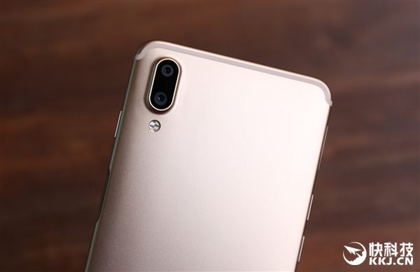 骁龙636\/1799元起!魅蓝E3香槟金版开箱图赏