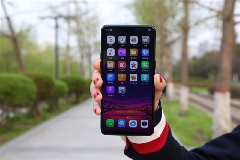 最超值的异形全面屏!OPPO R15评测:全系6+128