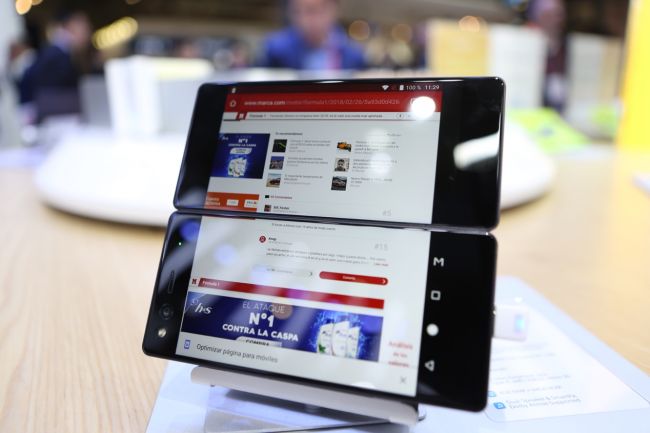 折叠屏引领智能机趋势 中兴手机引领折叠屏之