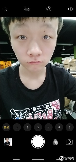 vivo X21单凭自拍这一点 让果X无地自容 