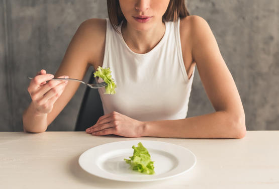 低脂肪和低碳水,哪种食谱减肥效果好 恐怕没差别