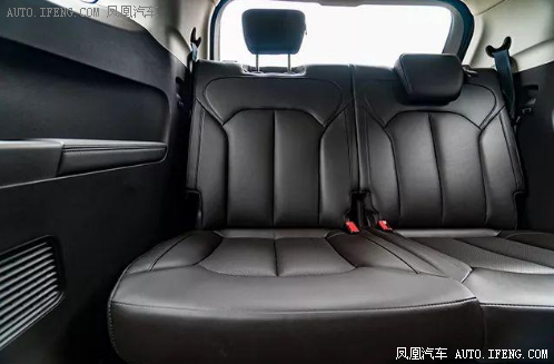 荣威RX8内外兼修 引领豪华SUV新潮流