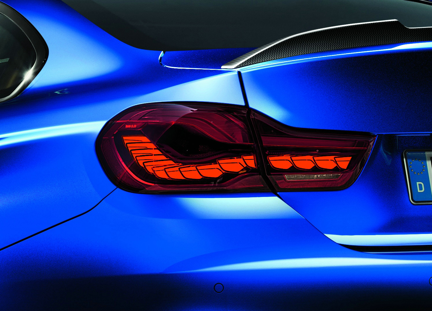 04_ 全新BMW M4 CS创新OLED尾灯.jpg
