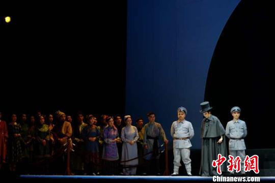 新版川剧《好女人坏女人》时隔16年再次登台