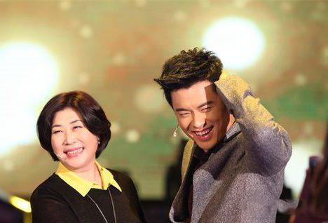 邓超妈妈,李晨妈妈,陈赫妈妈,差距不是一般的大