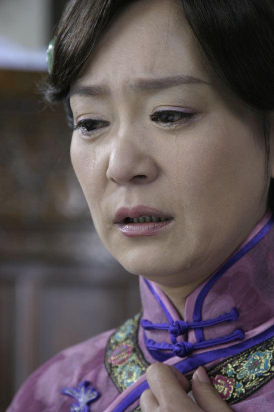 59岁刘雪华和64岁林青霞近照曝光，同为瑶女郎，差别不是一般的大