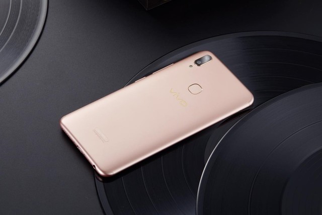 vivo Y85全面屏手机图赏 千元也能体验X21的感觉